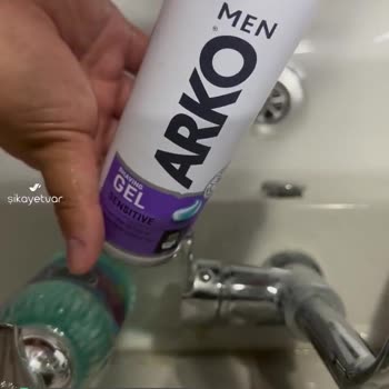 Arko Tıraş Jeli Beyaz Renkte Kutudan Çıkıyor