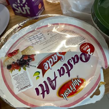 Migros'tan Aldığım Pasta Tabanı Küflü Çıktı