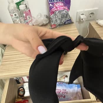 İki Kez Yırtık Bikini Üstü Gönderildi