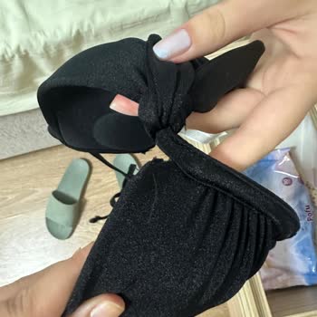 İki Kez Yırtık Bikini Üstü Gönderildi