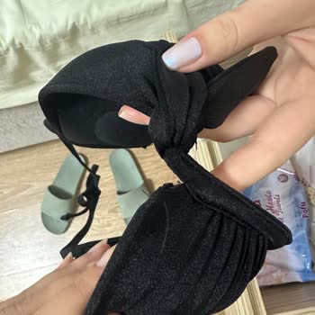 İki Kez Yırtık Bikini Üstü Gönderildi