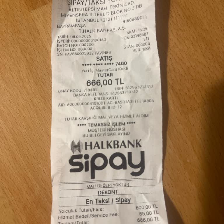 BiTaksi Sürücüsünün Fazla Ücret Alıp Yolcuları Yarı Yolda Bırakması