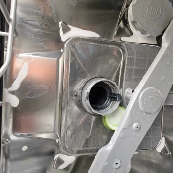 Arçelik 6444 OK I Bulaşık Makinesi Sürekli Islak Ve Deterjanlı Çıkıyor, İade Talebimiz Cevapsız Kalıyor