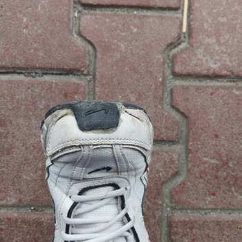 Yüksek Fiyatlı Nike Ayakkabılarda Kısa Sürede Yaşanan Kalite Sorunları Ve Yetersiz Garanti