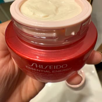 Aldığım Krem Bozuk Çıktı Müşteri Hizmetleri Çözüm Sunmadı