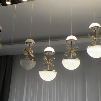 Kendiliğinden Düşen Avizeye Firma Sessiz Kaldı