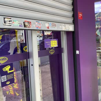 Gratis Mağazasında Çalışanların İlgisiz Ve Kaba Tavrı Mağaza Açılış Saatinde Mağduriyet