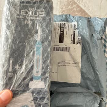 Ateş Ölçer Beklerken Diş Fırçası Geldi Şaşkınlık Ve Hayal Kırıklığı