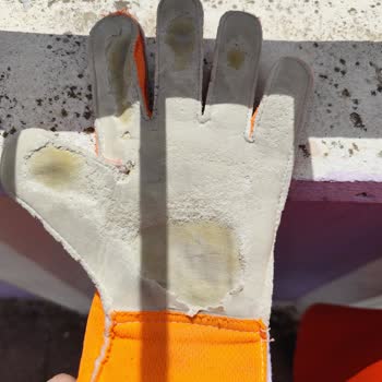 Aldığım Puma Kaleci Eldiveni Kısa Sürede Parçalandı