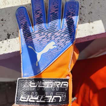 Aldığım Puma Kaleci Eldiveni Kısa Sürede Parçalandı