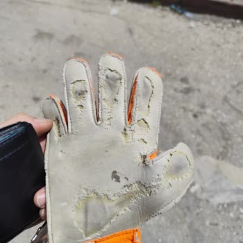 Aldığım Puma Kaleci Eldiveni Kısa Sürede Parçalandı