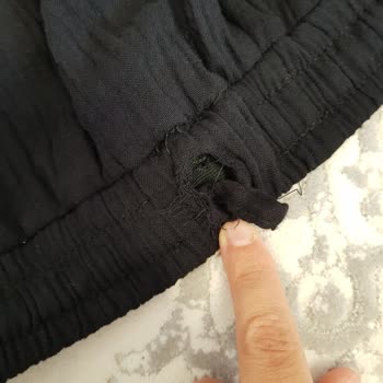 Defolu Pantolon Ve İlgisiz Müşteri Hizmeti