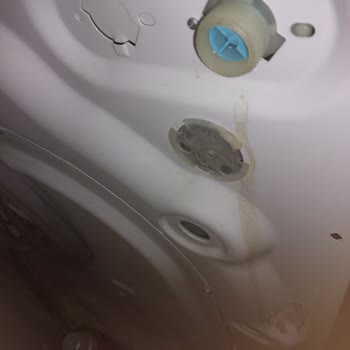 Beko Çamaşır Makinesi Su Kaçağına Yanıt Vermeyen Servis Ve Haksız Ücret Talebi