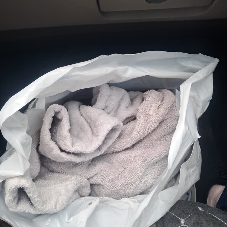 Özdilek Bornoz Setinde Renk Değişimi Ve Kötü Müşteri Hizmeti