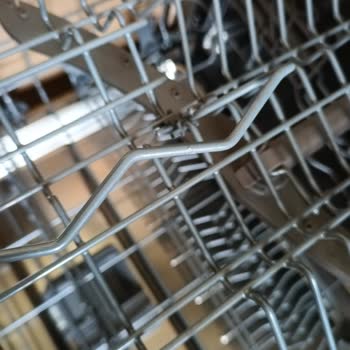 1,5 Aylık Samsung Bulaşık Makinesinde Paslanma Ve Boya Atması: Sağlık Riski Ve Müşteri Hizmetleri Hayal Kırıklığı