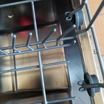 1,5 Aylık Samsung Bulaşık Makinesinde Paslanma Ve Boya Atması: Sağlık Riski Ve Müşteri Hizmetleri Hayal Kırıklığı