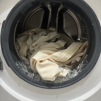 Bosch Çamaşır Makinesi Cam Kapağı Patladı, Değişim Talebim Var