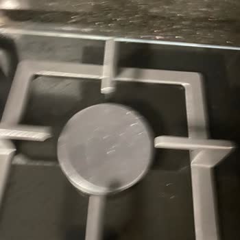 Yeni Alınan Siemens Ocakta Kapağın Hızla Soyulması Ve Servisin Çözüm Sunmaması