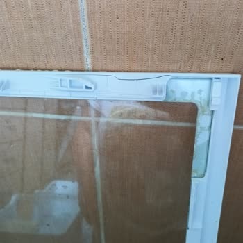 Yeni Alınan Samsung Buzdolabında Kırık Parçalar Ve Servis Sorunu