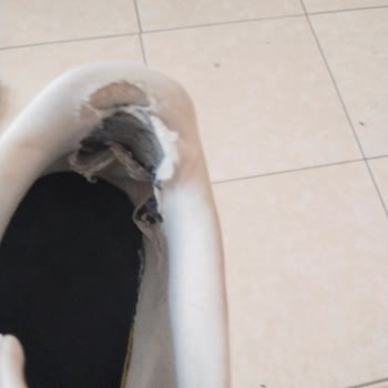 Boyner'den Alınan Adidas Ayakkabının 5 Ayda Kumaşı Zedelendi