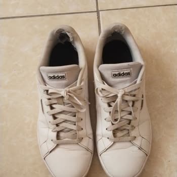 Boyner'den Alınan Adidas Ayakkabının 5 Ayda Kumaşı Zedelendi