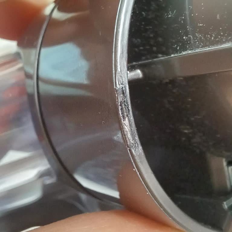 Dyson Süpürgede Çatlaklar Ve İade Sorunu Yaşadım