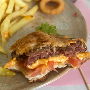 Hamburgerde Kıl Ve İlgisiz Personel Mağduriyeti