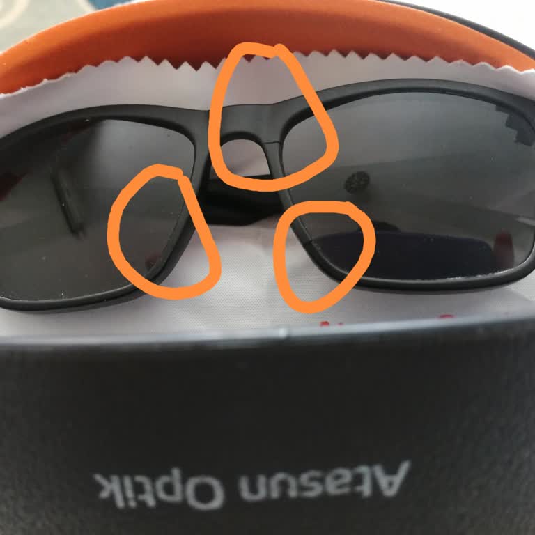 Aldığım Güneş Gözlüğü Çerçevesi İki Kez Kısa Sürede Çatladı