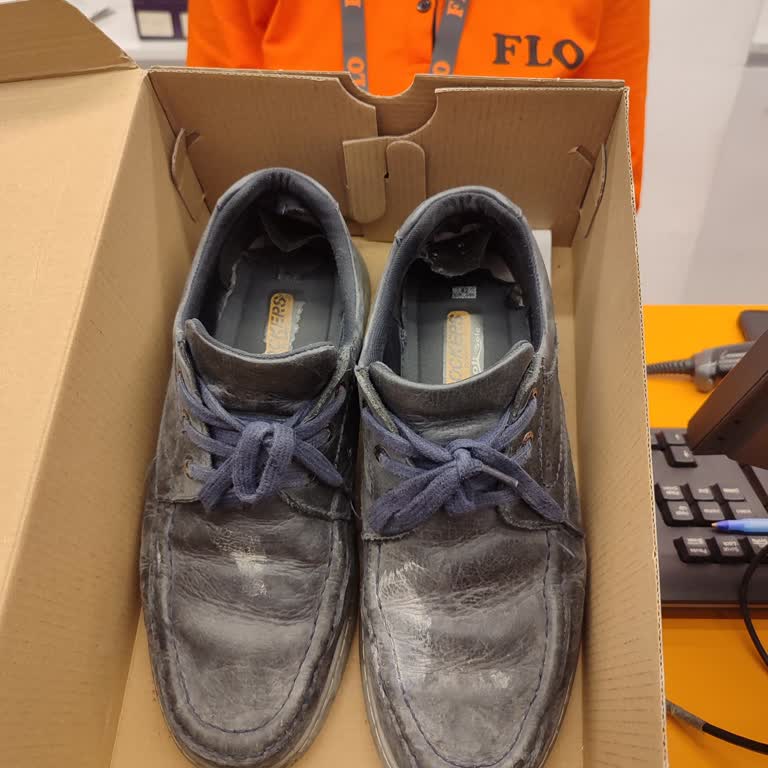 FLO'dan Aldığım Ayakkabının İç Astarı Yırtıldı, Garanti Ve Müşteri Hizmetleri Hayal Kırıklığı Yarattı