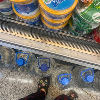 Kim Markette Laubali Çalışanlar Ve Küflü Ürün Skandalı