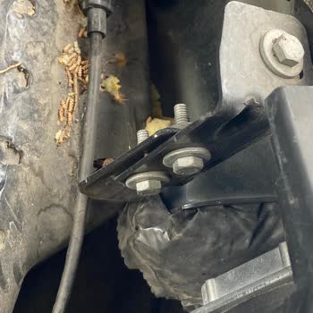 Ford Kuga'da Kalitesiz İzolasyon Malzemesi Kullanımı Ve Müşteri Memnuniyetsizliği