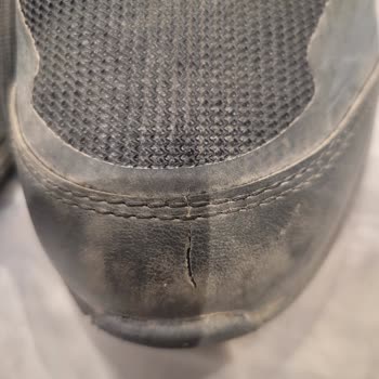 Kısa Sürede Hasar Gören Ayakkabı İçin Olumsuz İnceleme Sonucu