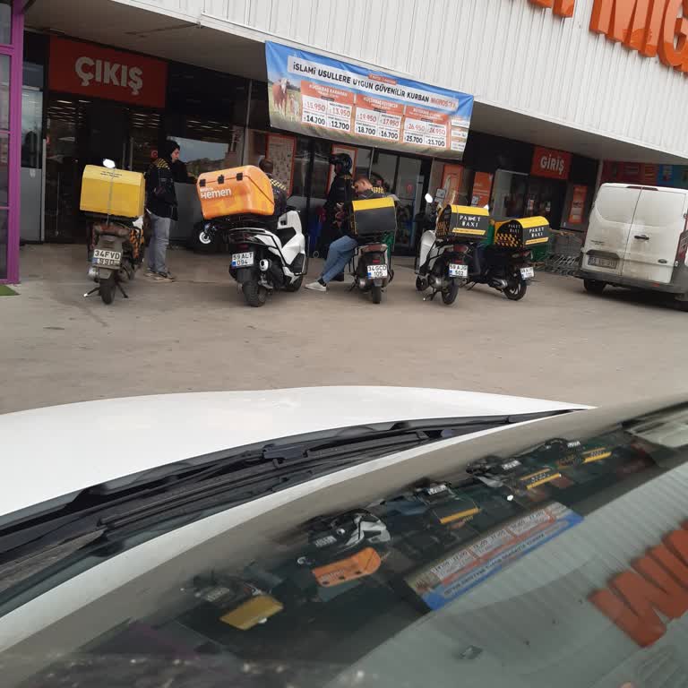 Migros Şubesinde Kapı Sorunu Ve İlgisizlik