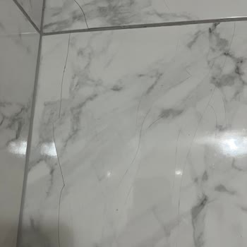 Çanakkale Seramik Fayanslarında Çatlak Sorunu Ve Yetersiz Servis Cevabı
