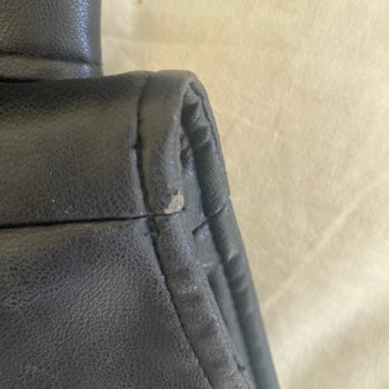 Zara'dan Aldığım Deri Ceket Bir Ayda Soyuldu, Çözüm Bekliyorum