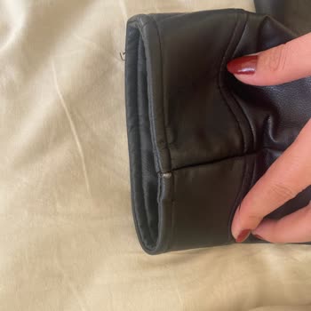 Zara'dan Aldığım Deri Ceket Bir Ayda Soyuldu, Çözüm Bekliyorum