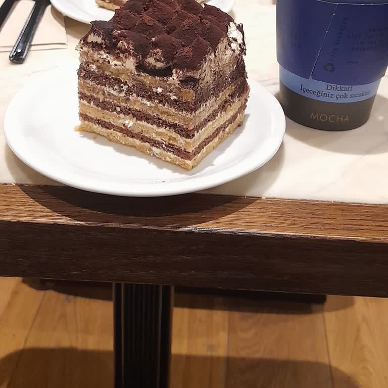 İstinyePark Nero Cafe'de Personel İlgisizliği Ve Soğuk Kahve Şoku