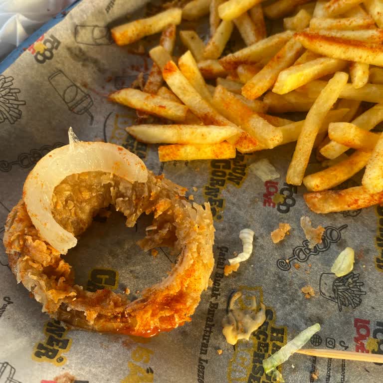 Hayal Kırıklığı Yaratan Lezzetsiz Ve Kalitesiz Menü Deneyimi