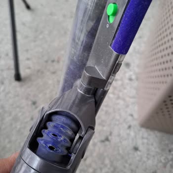 Dyson Başlıkta Mavi Hortumun Erken Deformasyonu Ve Yedek Parça Sorunu