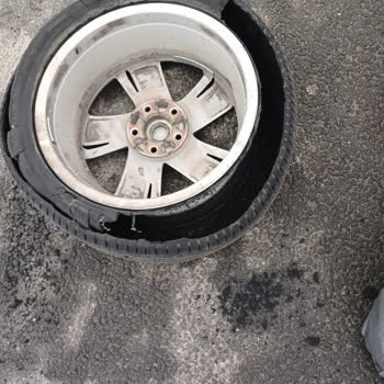 Yeni Alınan Lastiğin Kısa Sürede Patlaması Ve Güvenlik Endişesi