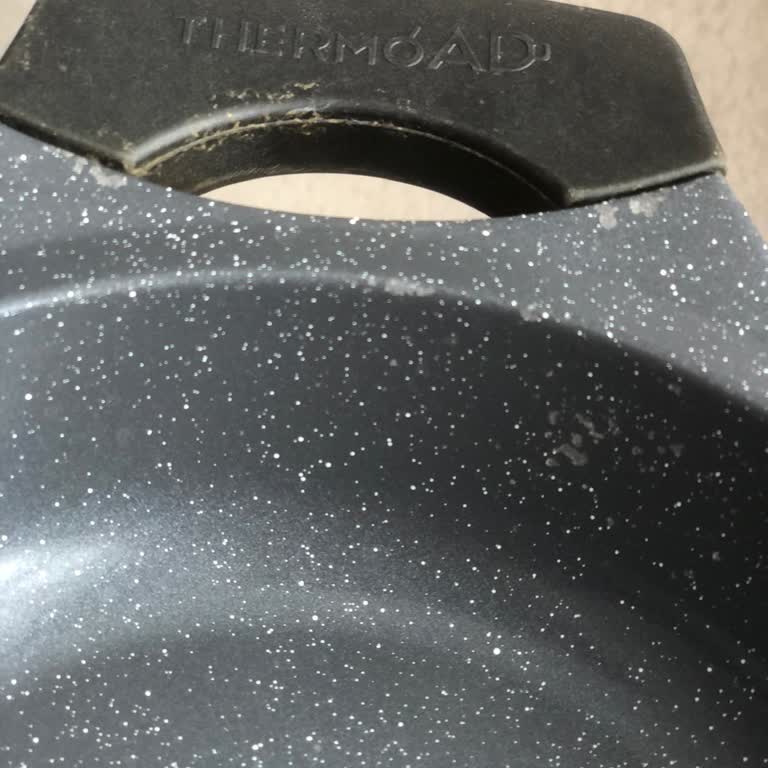 Tava İç Yüzeyinde Kısa Sürede Oluşan Sorun