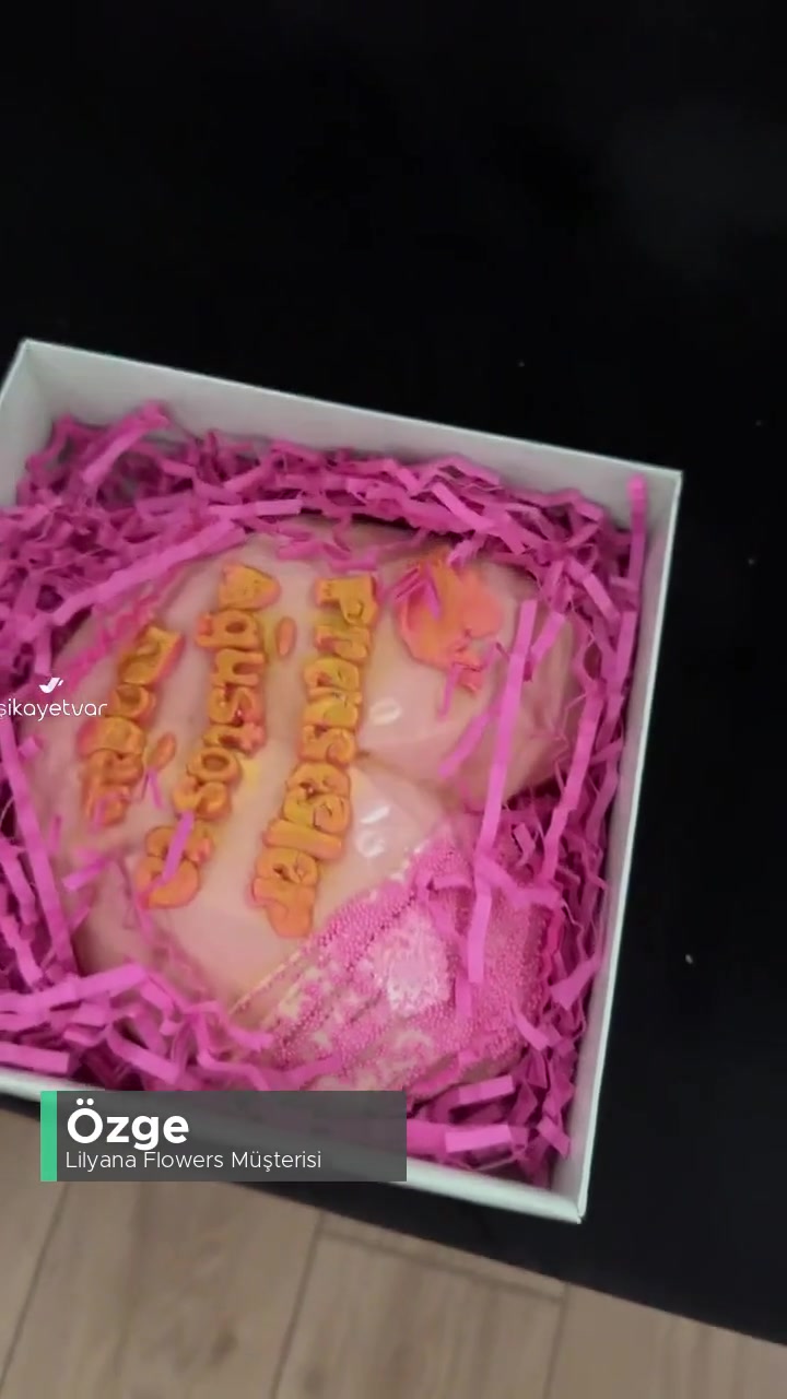 Lilyana Flowers Yanıltıcı Görsel videonun kapak resmi