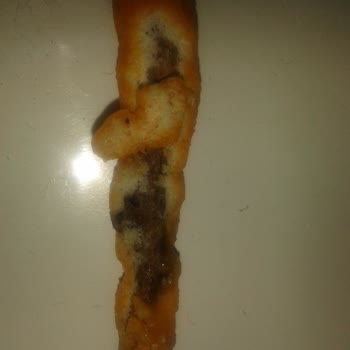 Çerezya Soslu Fıstık Cipsinden Çıkan Dal Parçası Dişimi Kırdı