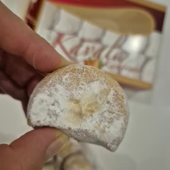 Kavala Kurabiyesinden Kıl Çıktı, Sağlığımız Hiçe Sayılıyor!