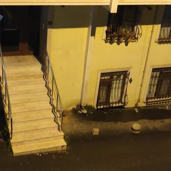 İstanbul Valiliği Sokak Park Yeri Kimin Hakkı, Kamuya Mı Ait?