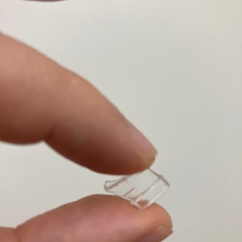 Sütaş Kaf Kefir Şişesinden Çıkan Sivri Plastik Parça Tüketici Sağlığını Tehdit Ediyor