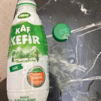 Sütaş Kaf Kefir Şişesinden Çıkan Sivri Plastik Parça Tüketici Sağlığını Tehdit Ediyor