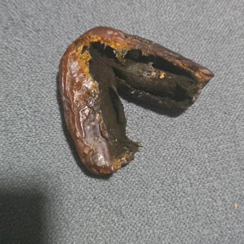 Aldığım Ürünün İçi Kömür Gibiydi Gömleğim Mahvoldu