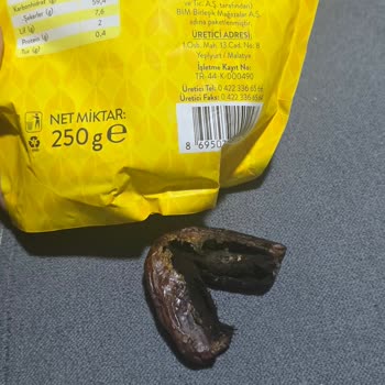 Aldığım Ürünün İçi Kömür Gibiydi Gömleğim Mahvoldu