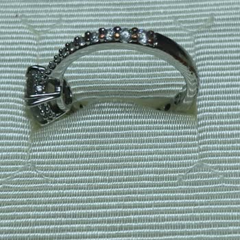 Swarovski Yüzüğümdeki Üretim Hatası Ve Mağaza İlgisizliği Güvenimi Yok Etti